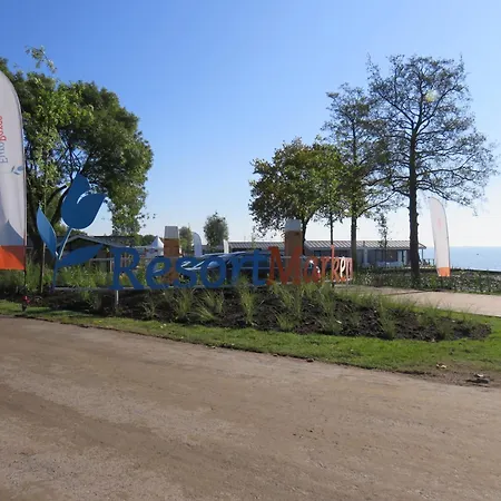 Modern With Dishwasher Near Markermeer Chalet