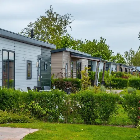 Chalet Modern With Dishwasher Near Markermeer *