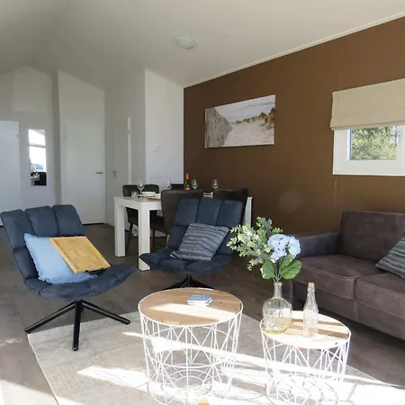 Chalet Modern With Dishwasher Near Markermeer Bovenkarspel
