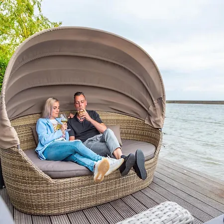Chalet Modern With Dishwasher Near Markermeer